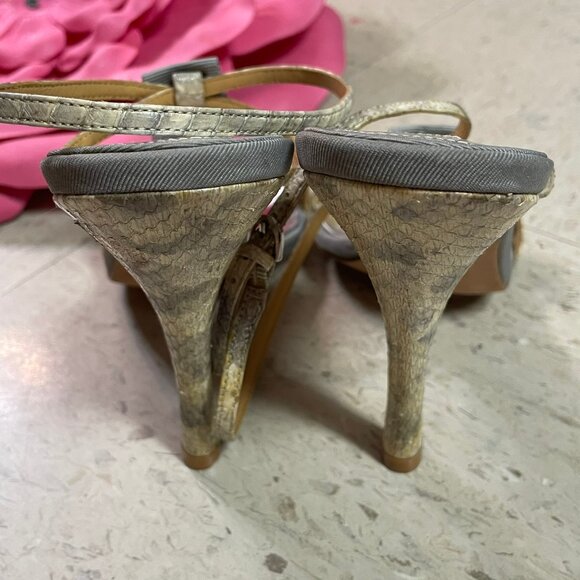 BADGLEY MISCHKA Grey Snake Leather Designer T-strap Sandals Heels 5"‎ - Picture 11 of 16